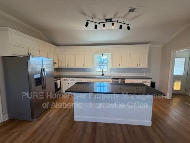 1907 W Hobbs St - Photo 3 of 16