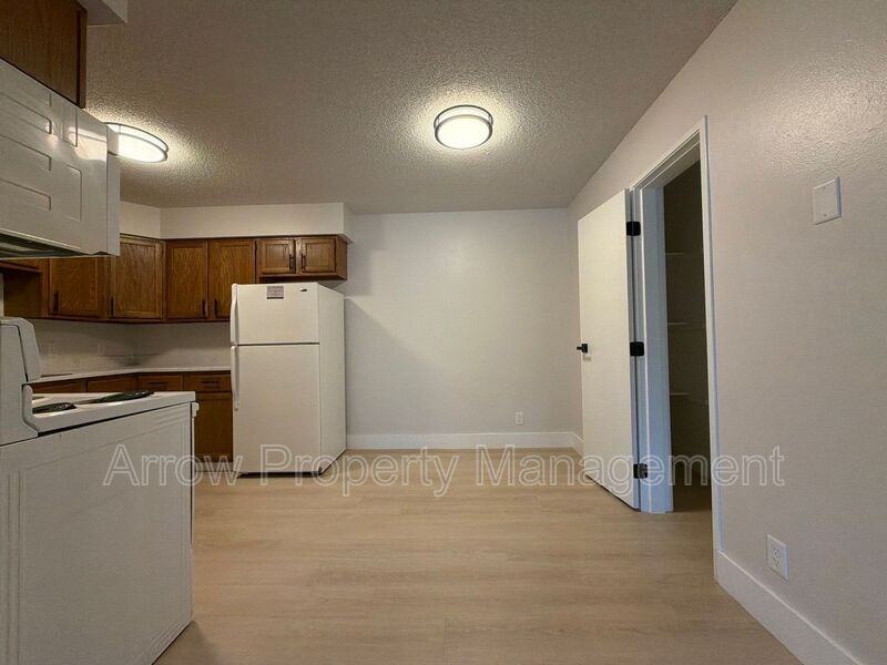 535 W Saunders Ave #6 - Photo 2 of 16