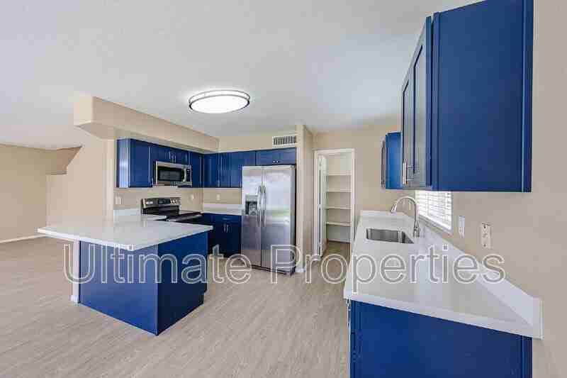 11911 N 148th Ave - Photo 7 of 40