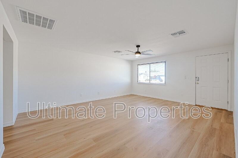 1619 W Pershing Ave - Photo 5 of 29