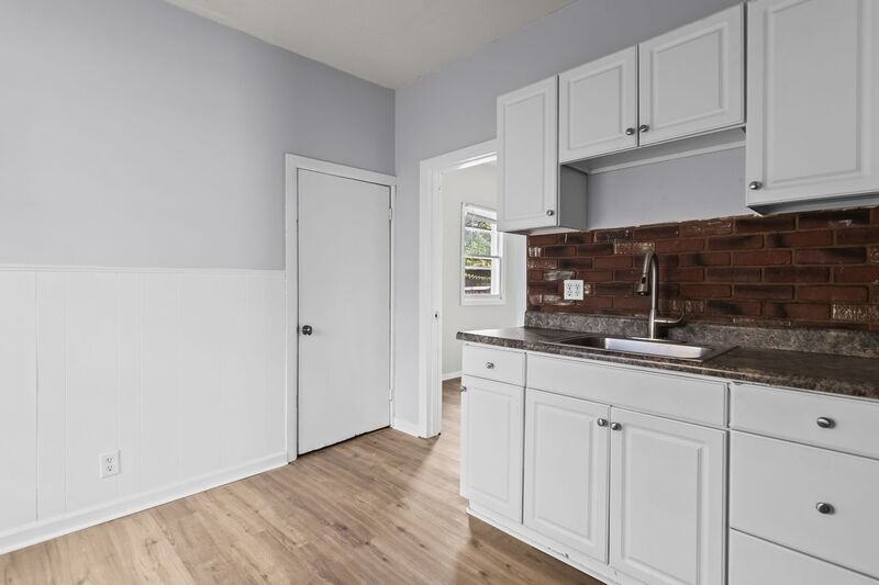 1220 N Poole St - Photo 3 of 18