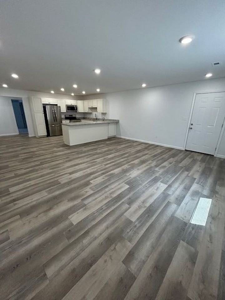 429 James Dr - Photo 2 of 14