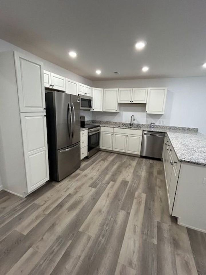 429 James Dr - Photo 3 of 14