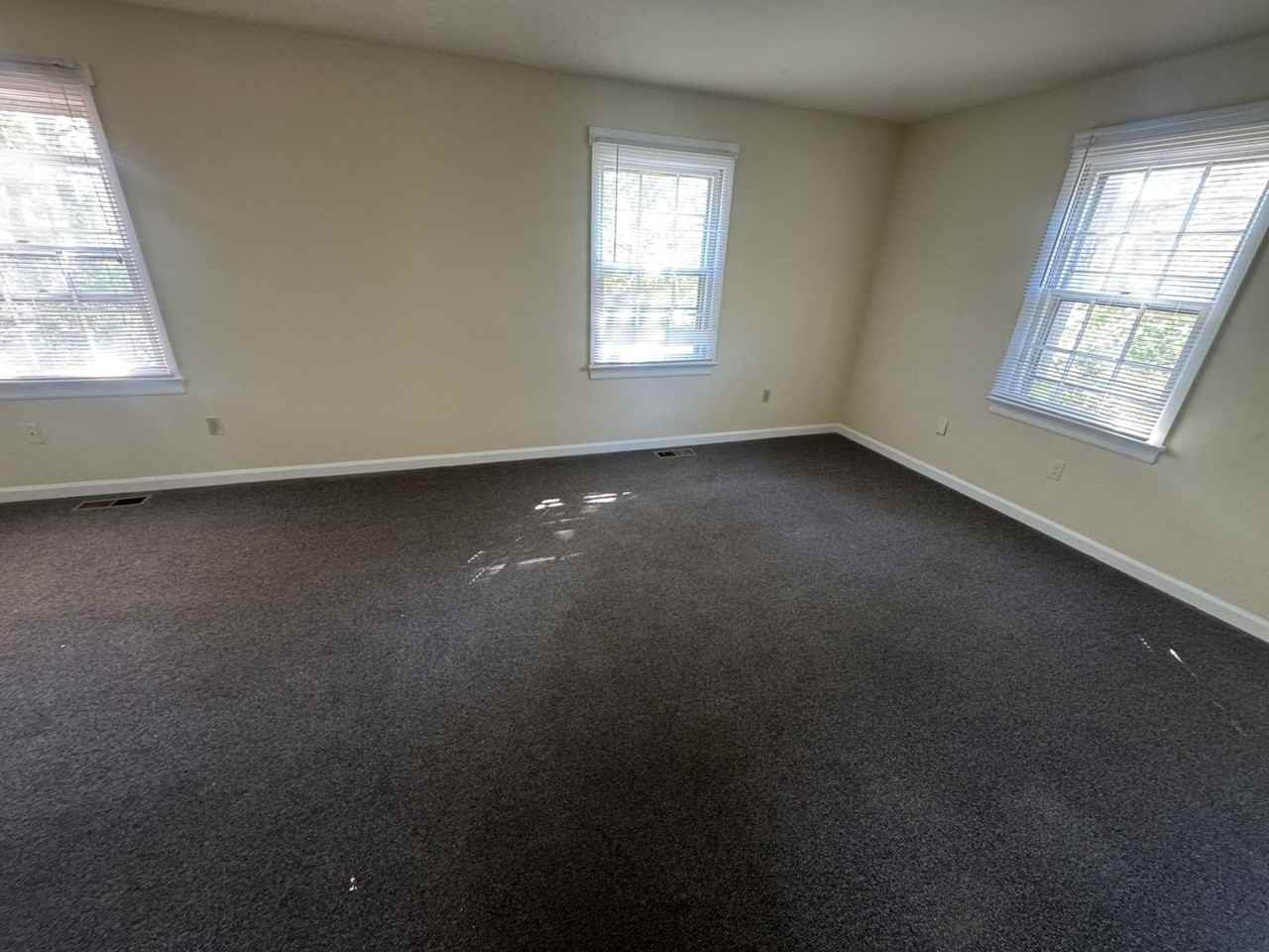 108 Nottingham Ct - Photo 7 of 16