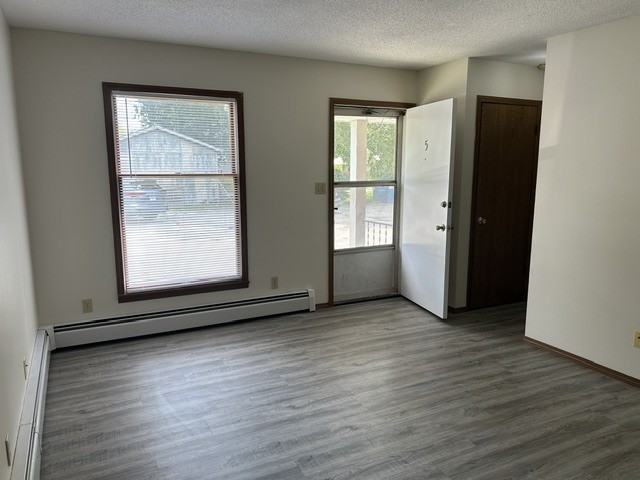 631 East Grove Avenue - Photo 2 of 21