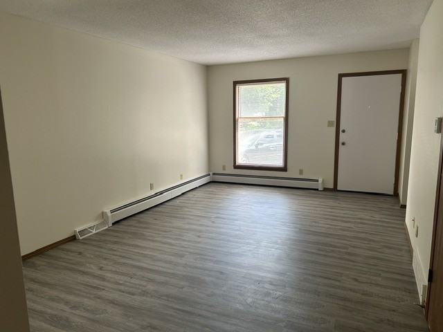 631 East Grove Avenue - Photo 4 of 21