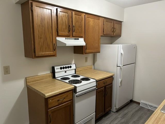 631 East Grove Avenue - Photo 5 of 21