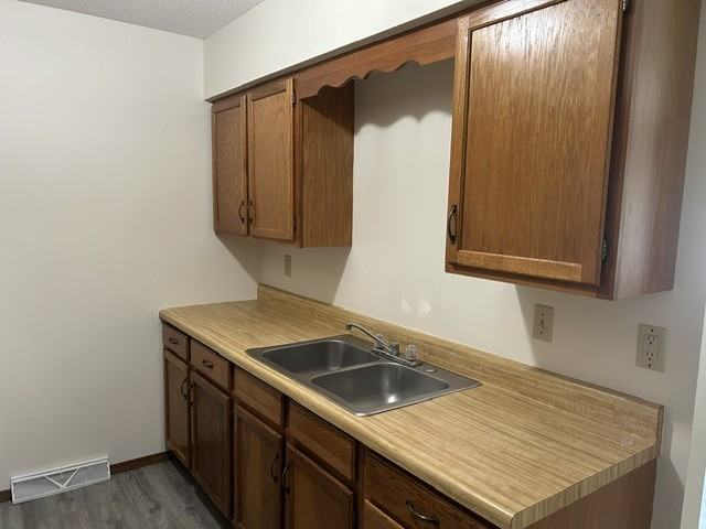 631 East Grove Avenue - Photo 6 of 21