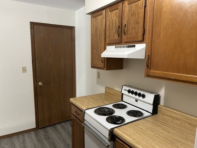 631 East Grove Avenue - Photo 7 of 21