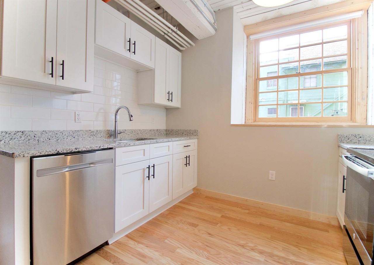 1701 12th Street - Photo 4 of 50