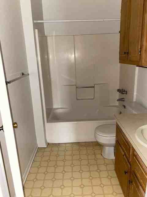 305 Veterans Avenue - Photo 3 of 8