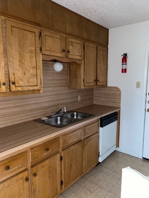 305 Veterans Avenue - Photo 6 of 8
