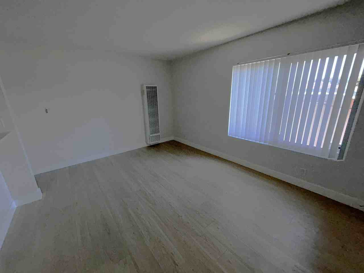 3113 - 650 W. Gardena Blvd. - Photo 3 of 14
