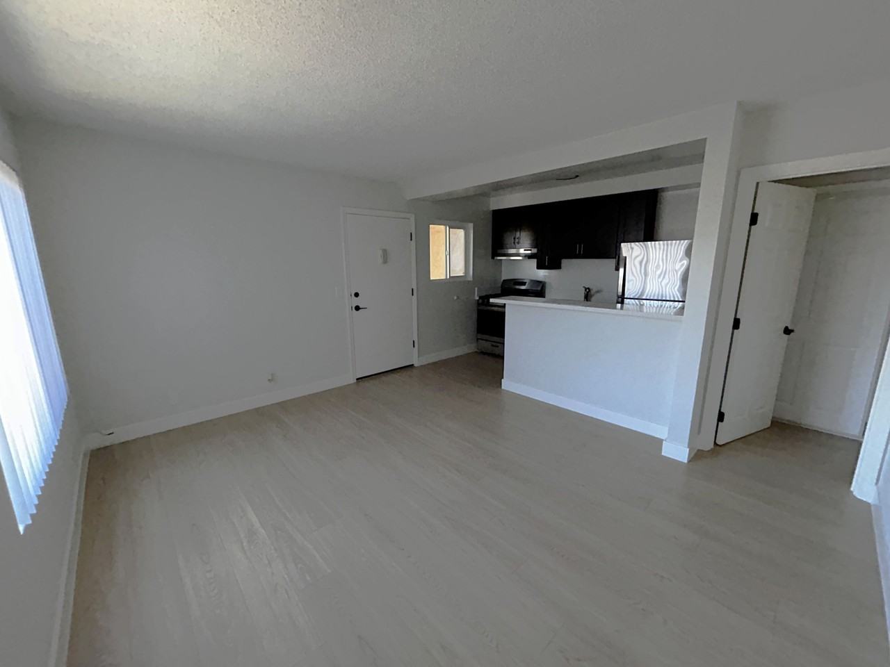 3113 - 650 W. Gardena Blvd. - Photo 5 of 14