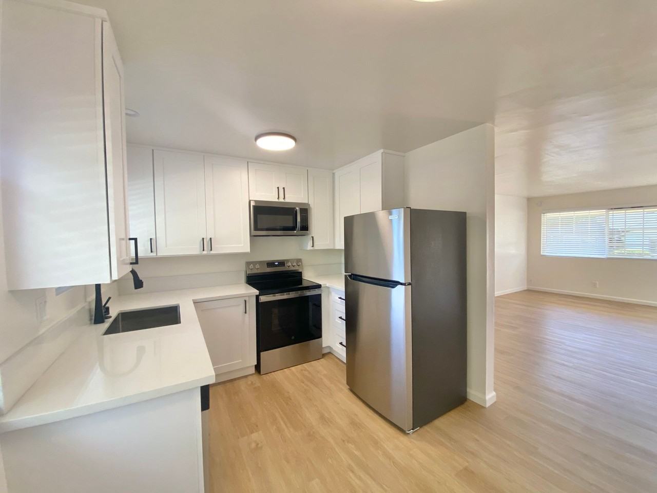 112 W Arrellaga St - Photo 3 of 17