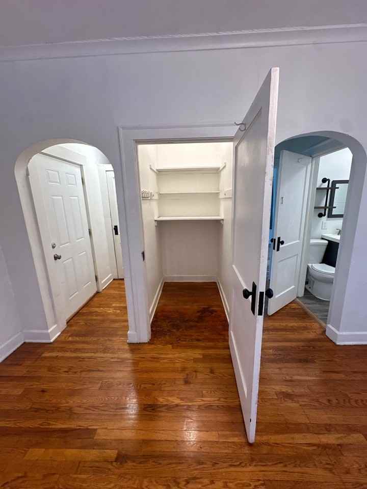 5914 East Washington Street - Photo 6 of 29
