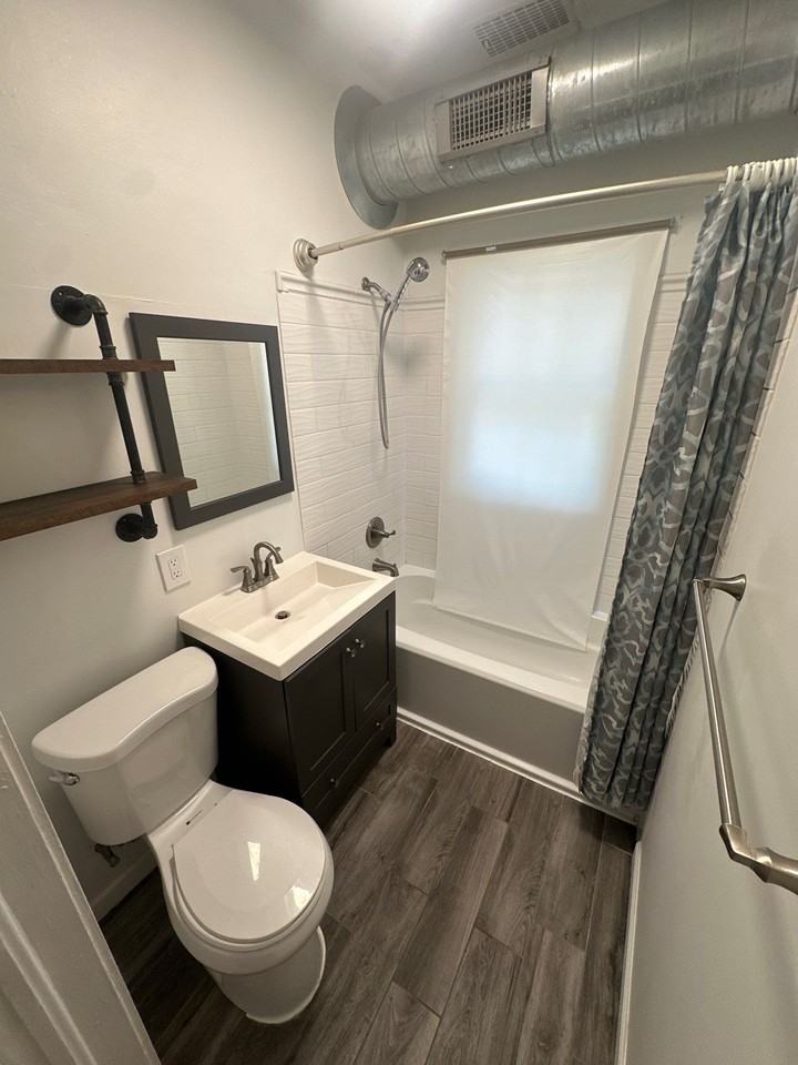 5914 East Washington Street - Photo 7 of 29