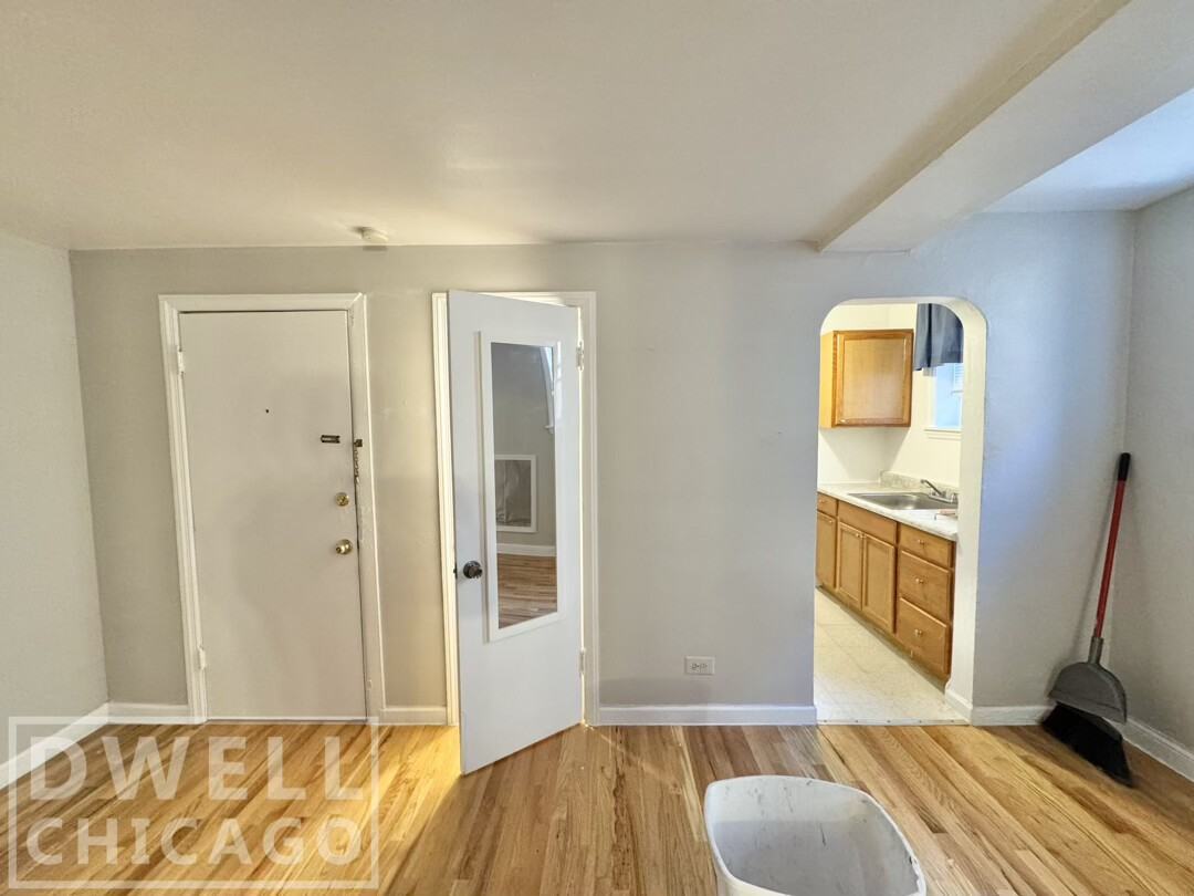 6526 N Lakewood Ave #6538G - Photo 3 of 15