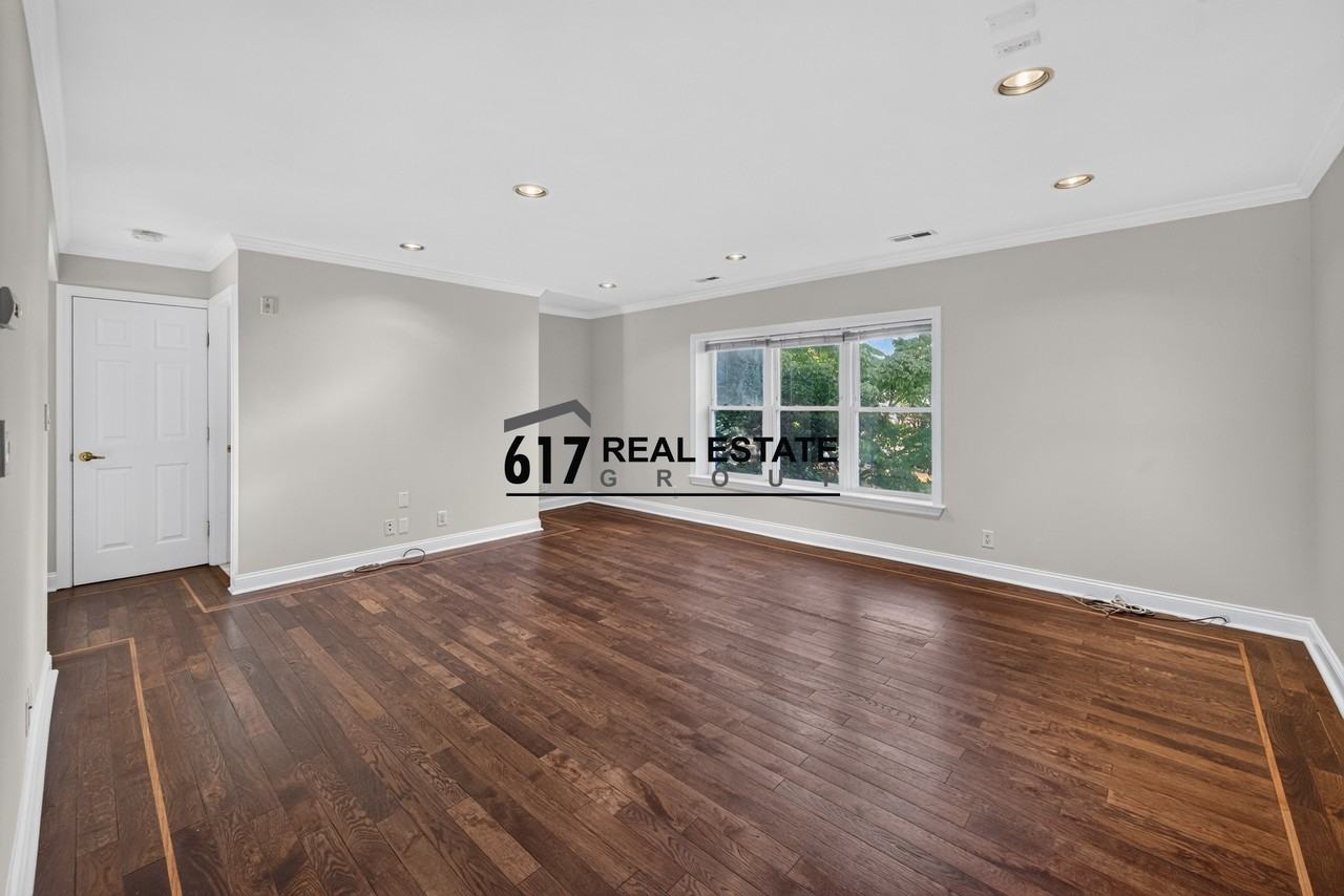 148 Newton St #2