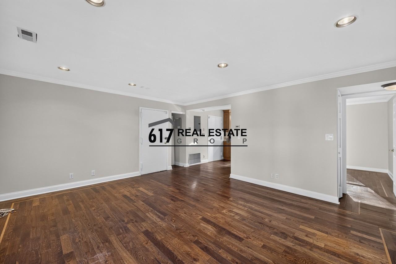 148 Newton St #2 - Photo 5 of 30