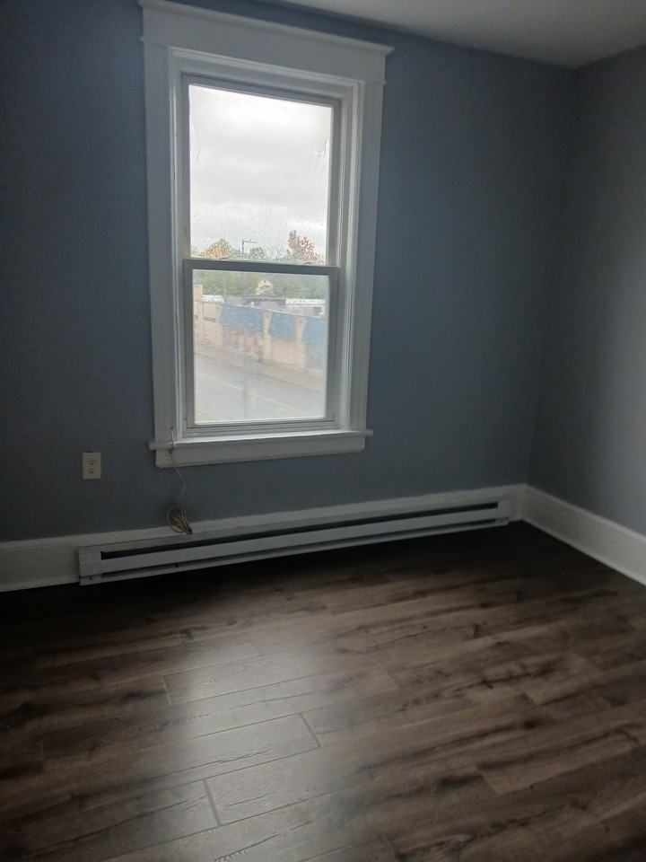 48 Marshall Street - Photo 4 of 5