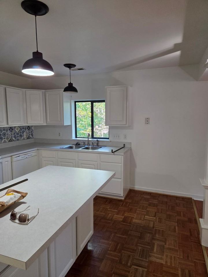 322 Whispering Oaks Dr - Photo 4 of 36