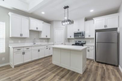 820 East Cedar Avenue - Photo 2 of 7