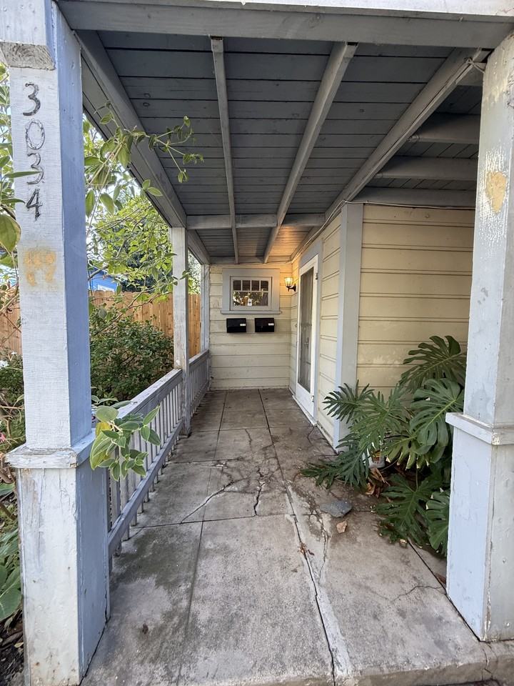 3034 6th Avenue - Photo 2 of 10
