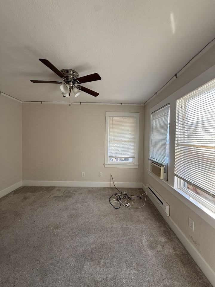 3034 6th Avenue - Photo 5 of 10