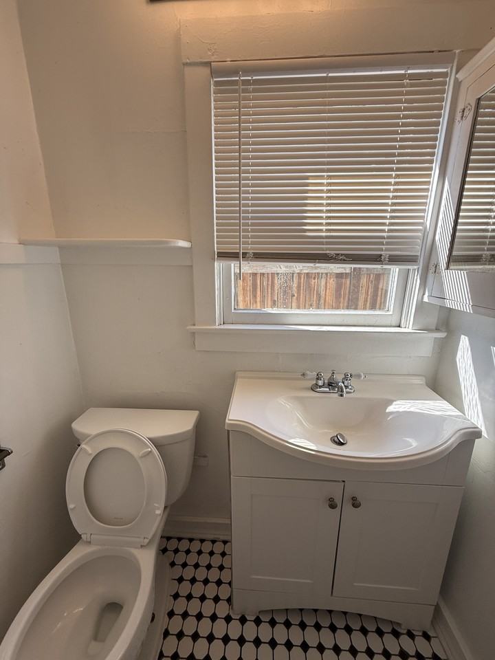 3034 6th Avenue - Photo 7 of 10