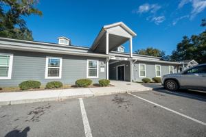 featured image of 806 Oak St