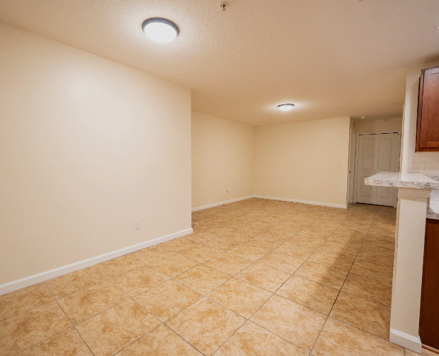 806 Oak Street - Photo 5 of 10