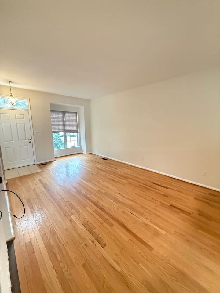 16150 Taconic Cir - Photo 2 of 16