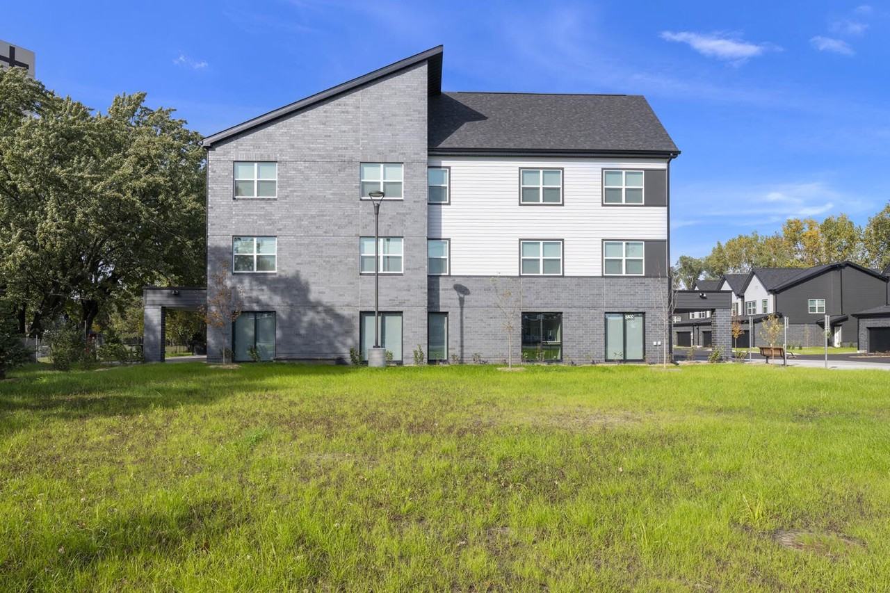 Sandgrass Pointe - Photo 6 of 16