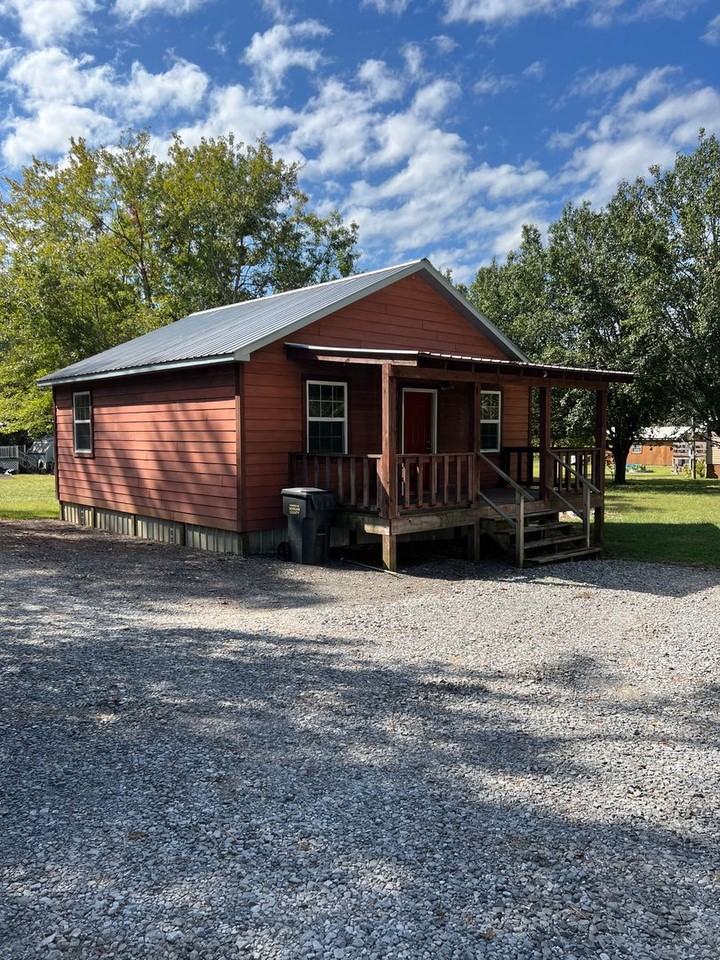 703 Taylor Cir - Photo 2 of 2
