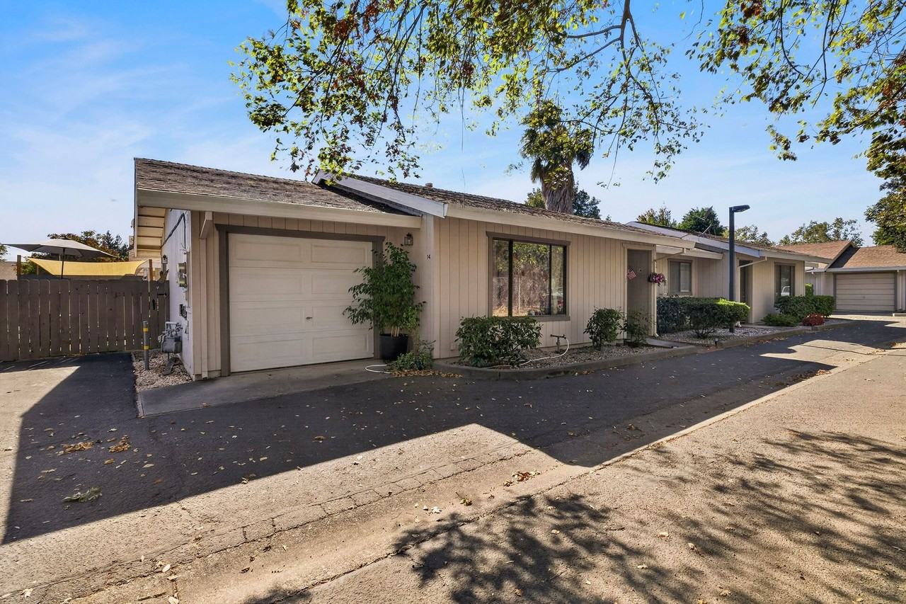Rental Home in Davis CA | Attached Garage, Backyard & Washer/Dryer Hookups - Photo 2 of 9