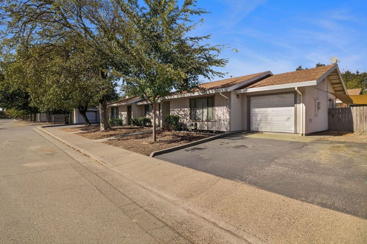Rental Home in Davis CA | Attached Garage, Backyard & Washer/Dryer Hookups - Photo 5 of 9