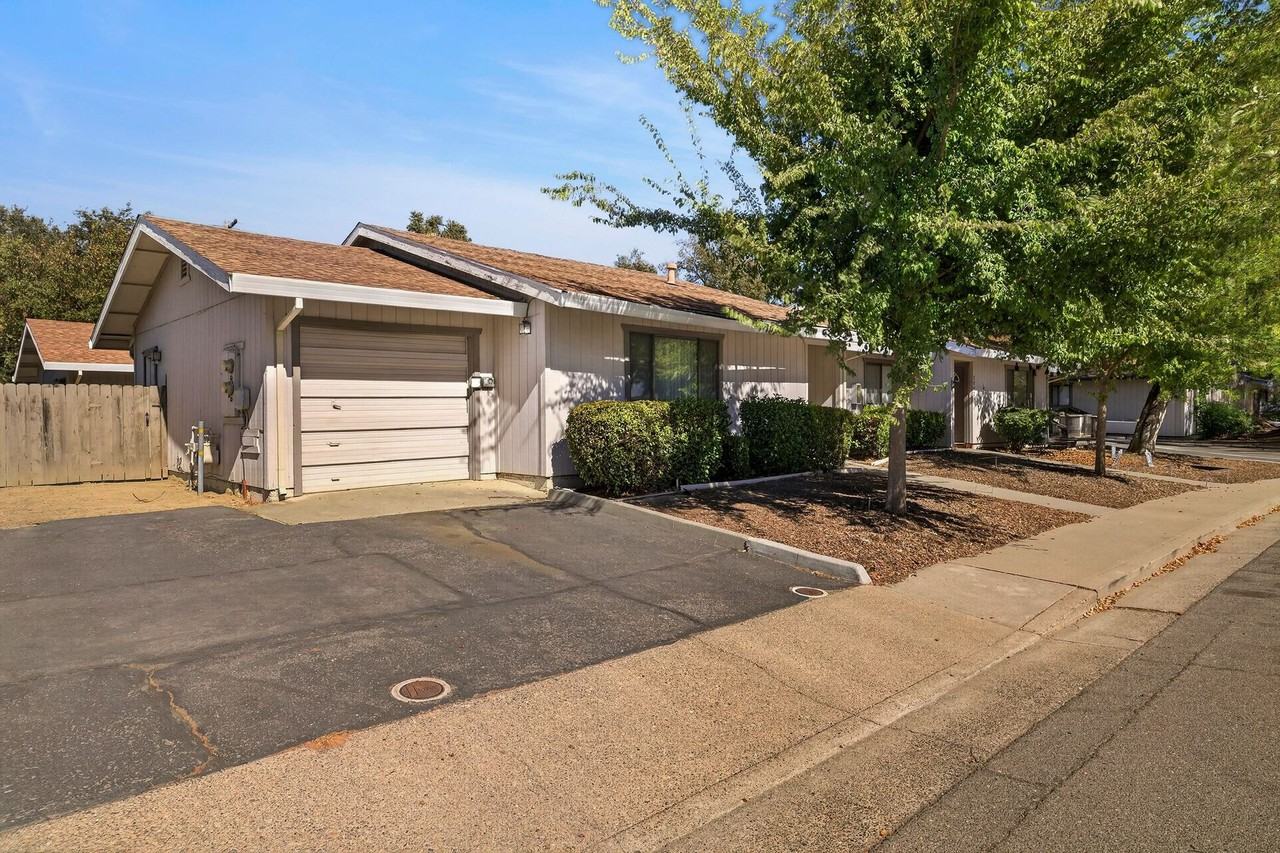 Rental Home in Davis CA | Attached Garage, Backyard & Washer/Dryer Hookups - Photo 6 of 9