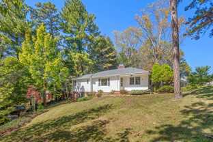 8 Maplewood Pkwy - Photo 1 of 1