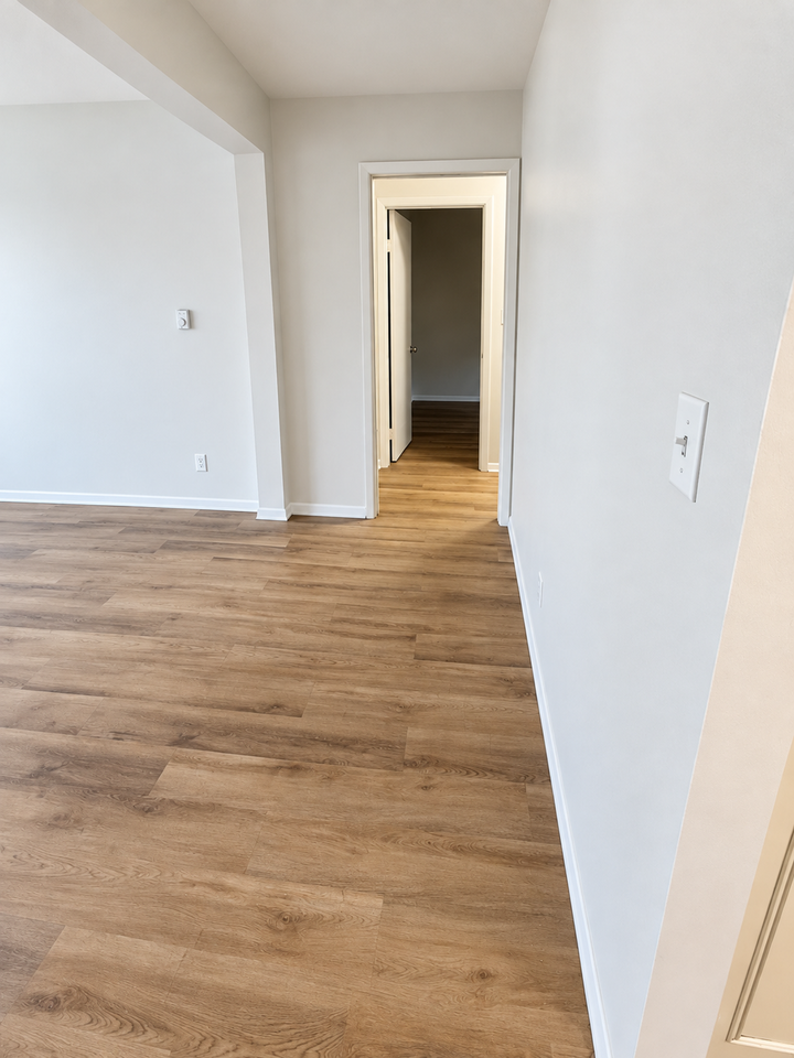 Imperial Apartments - Photo 3 of 11