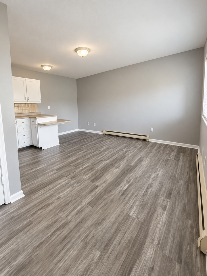 Pine Manor Apartments - Photo 3 of 5