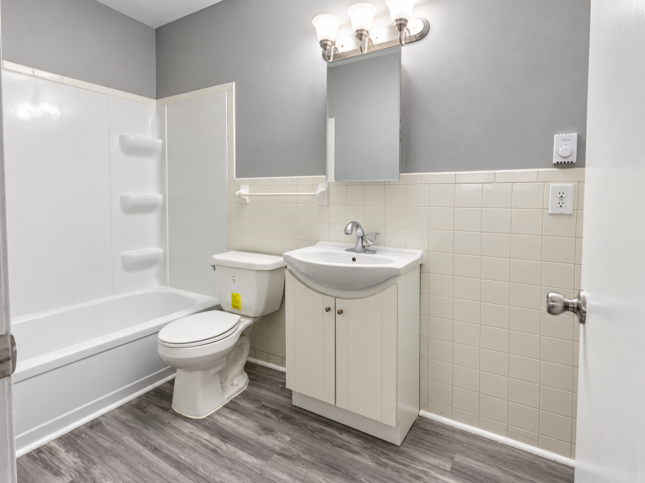 Pine Manor Apartments - Photo 5 of 5