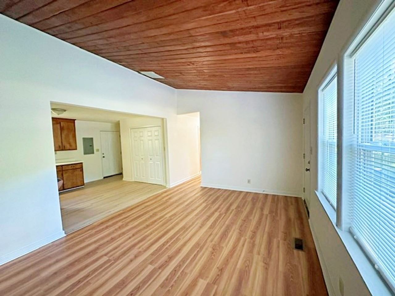 2166 Mountain View Rd - Photo 7 of 29