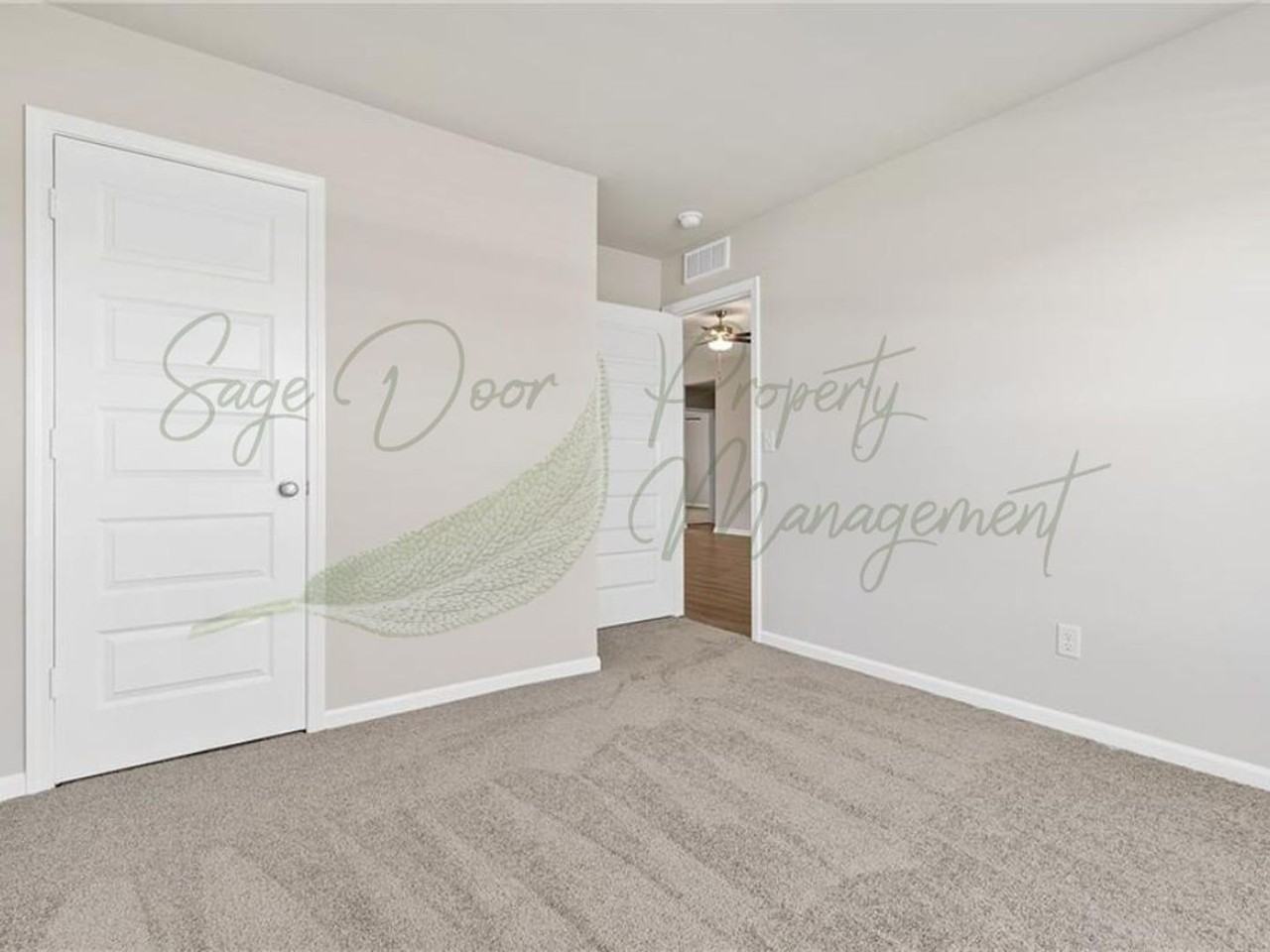 1608 Se 9th St - Photo 5 of 13