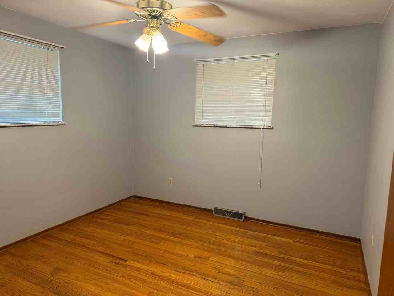 48 Beth Ann Dr - Photo 6 of 16