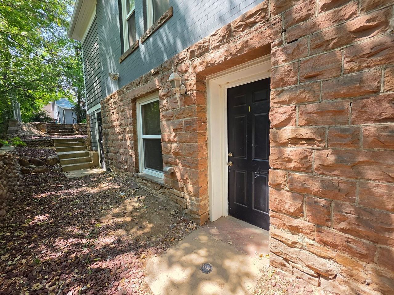 1000 Grandview Ave - Photo 2 of 40