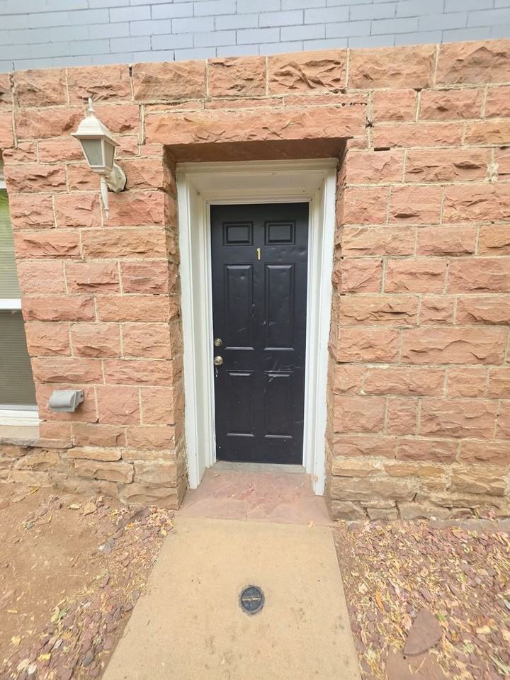 1000 Grandview Ave - Photo 3 of 40