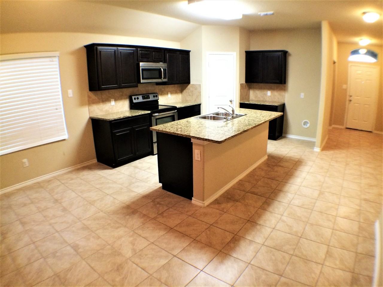 2521 Clarks Mill Ln - Photo 3 of 21
