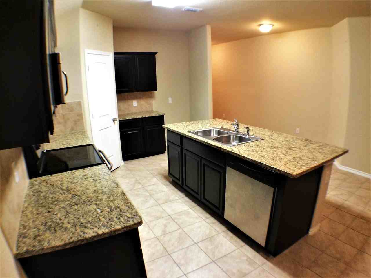 2521 Clarks Mill Ln - Photo 4 of 21