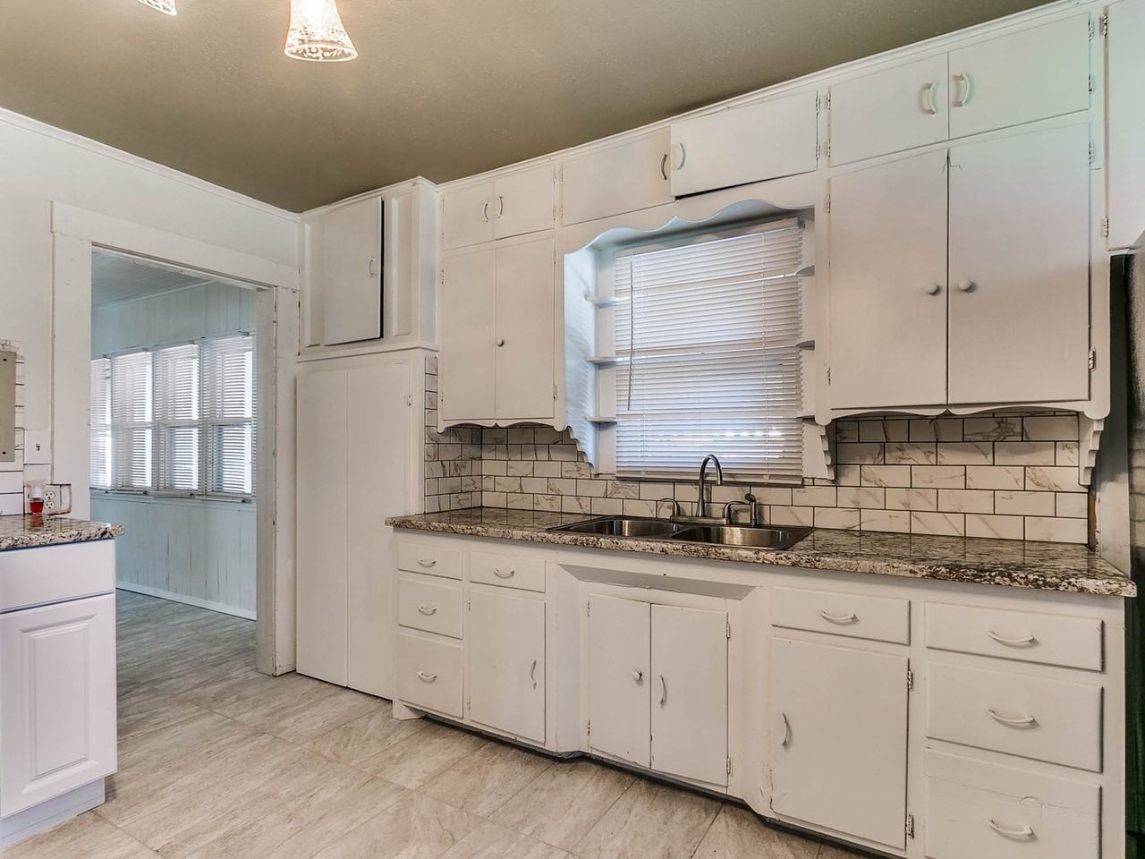528 Se 33rd St - Photo 5 of 31